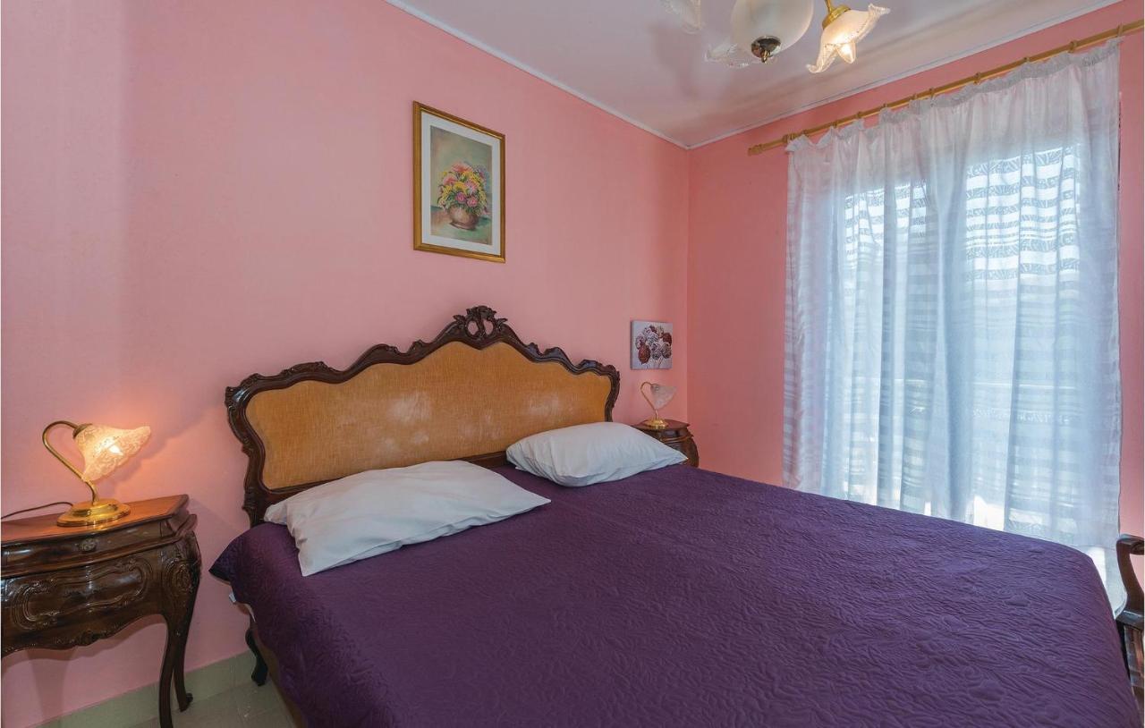 2 Bedroom Amazing Apartment In Rogoznica Rogoznica  Ngoại thất bức ảnh